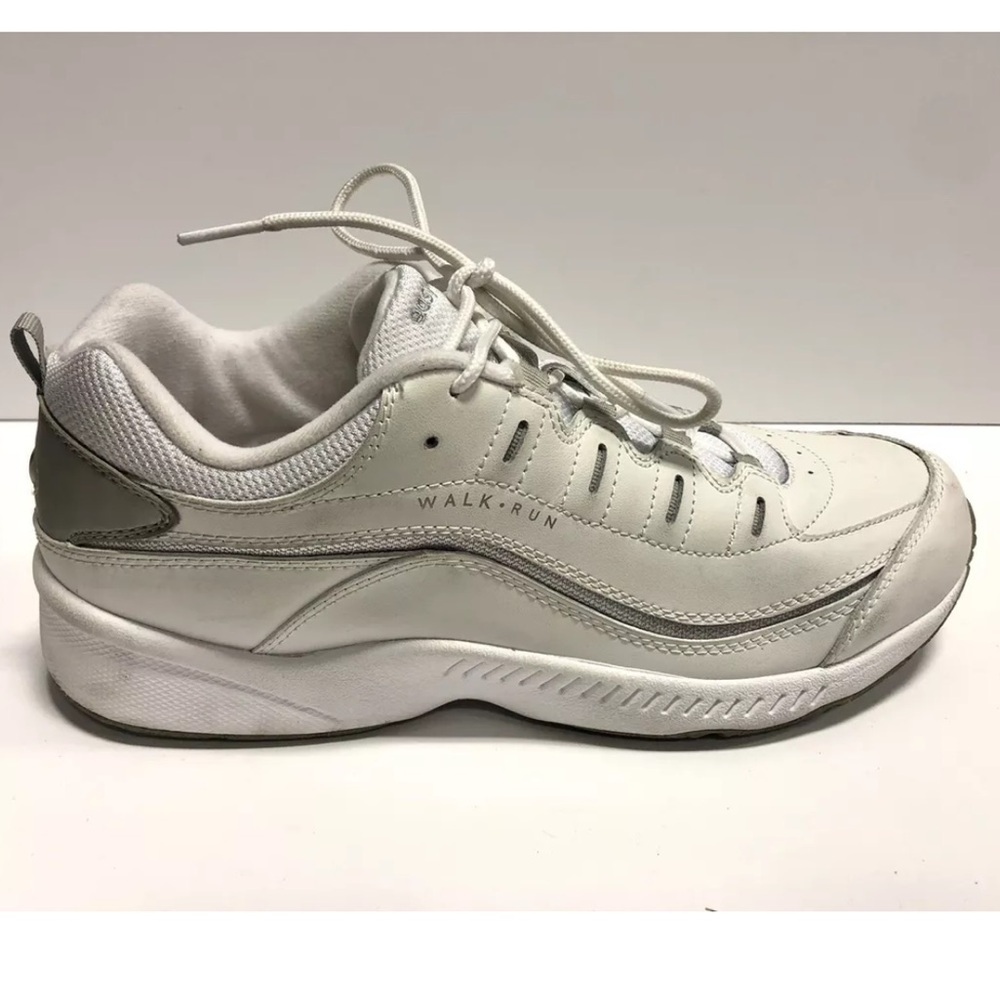 Easy Spirit Women’s Romy, White Lace-Up Sneakers, Size 10 Wide.